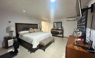 Casa en renta en colinas de san Javier