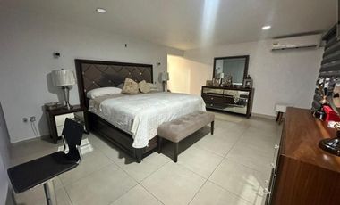 Casa en renta en colinas de san Javier