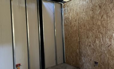Proyecto de construcción de un hostal que está inconcluso.