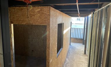 Proyecto de construcción de un hostal que está inconcluso.