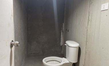 Proyecto de construcción de un hostal que está inconcluso.