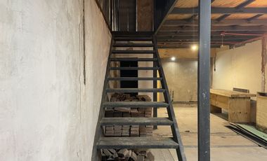 Proyecto de construcción de un hostal que está inconcluso.