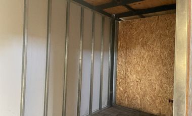 Proyecto de construcción de un hostal que está inconcluso.