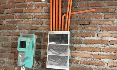 Proyecto de construcción de un hostal que está inconcluso.