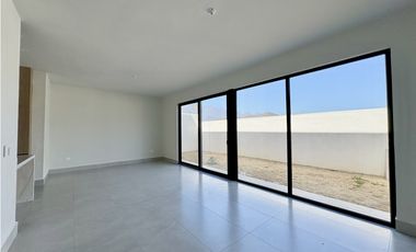 Casa en Renta a Estrenar en Montano Residencial Carretera Nacional 