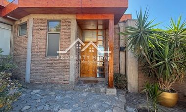 CASA 3 DORM + SERVICIO PISCINA Y QUINCHO ALTOS DE LA RESERVA