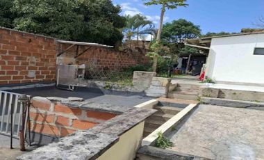 CASA EN VENTA UBICADA EN MEDELLIN EN EL SECTOR CAMPO VALDES 2