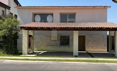 Casa sola en renta en Paraíso Country Club, Emiliano Zapata, Morelos