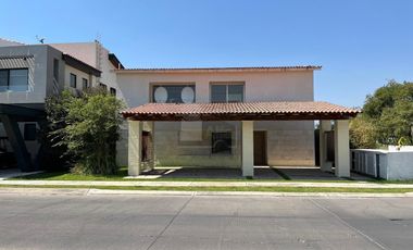 Casa sola en renta en Paraíso Country Club, Emiliano Zapata, Morelos