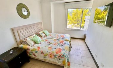 Casa en Los Castores al agua amplia y luminosa