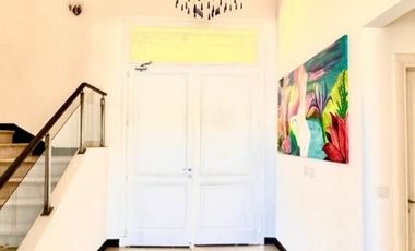 Casa en Los Castores al agua amplia y luminosa