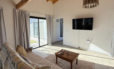 Casa en alquiler temporal, barrio Champaqui Golf