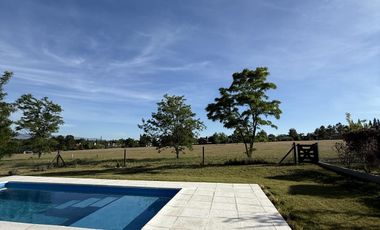 Casa en alquiler temporal, barrio Champaqui Golf