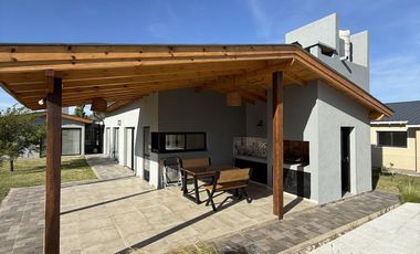 Casa en alquiler temporal, barrio Champaqui Golf