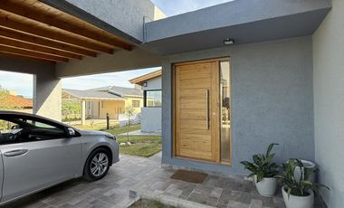 Casa en alquiler temporal, barrio Champaqui Golf
