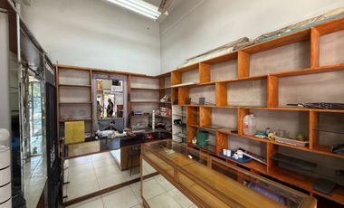 Local a la calle en Venta Haedo / Moron (B134 482)