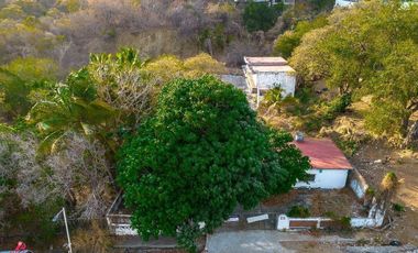 Terreno en venta en Manzanillo con vista al mar | Península de Santiago, 1,996 m