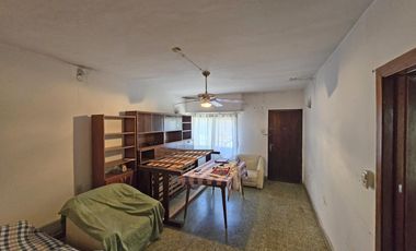 VENTA CASA 4 AMBIENTES EN VILLA ADELINA