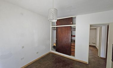 VENTA CASA 4 AMBIENTES EN VILLA ADELINA