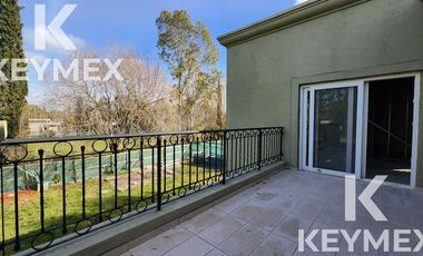 VENTA CASA DE 4 DORMITORIOS EN MIRALAGOS