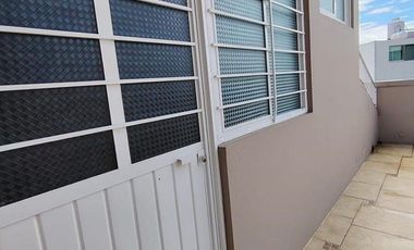 Casa en Renta a dos cuadras de Plaza Monte Magno, sobre el Bulevar Europa