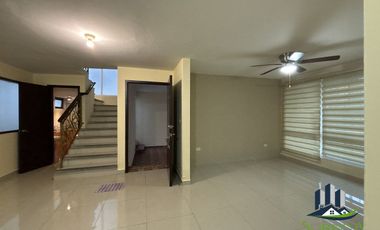 Casa en Renta a dos cuadras de Plaza Monte Magno, sobre el Bulevar Europa