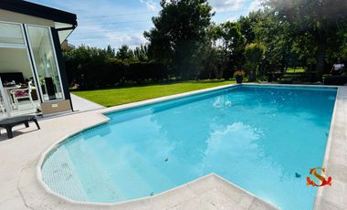 Casa en  venta Solar Del Bosque, Canning. 6 amb. 3 hab.