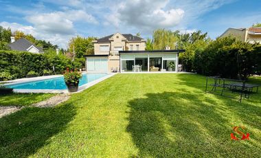 Casa en  venta Solar Del Bosque, Canning. 6 amb. 3 hab.