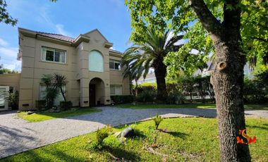 Casa en  venta Solar Del Bosque, Canning. 6 amb. 3 hab.