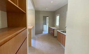 CASA VENTA 4 DORMITORIOS EN MIRALAGOS