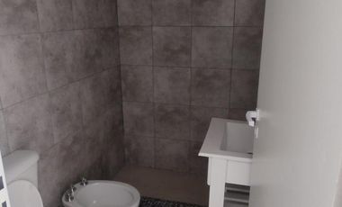 Monoambiente apto profesional en muy bien ubicado.