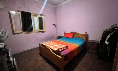 Casa y departamento EN LOTE PROPIO – Ideal dos familias o renta.