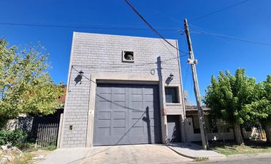 Depósito 1650 m2 cubiertos en Castelar, Moron