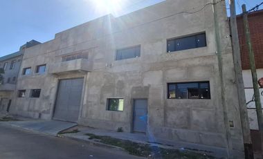 Depósito 1650 m2 cubiertos en Castelar, Moron