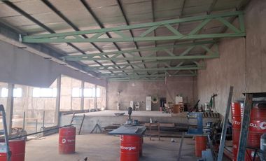 Depósito 1650 m2 cubiertos en Castelar, Moron