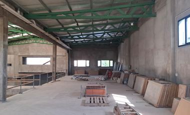 Depósito 1650 m2 cubiertos en Castelar, Moron