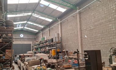 Depósito 1650 m2 cubiertos en Castelar, Moron