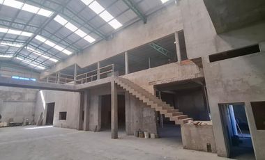 Depósito 1650 m2 cubiertos en Castelar, Moron