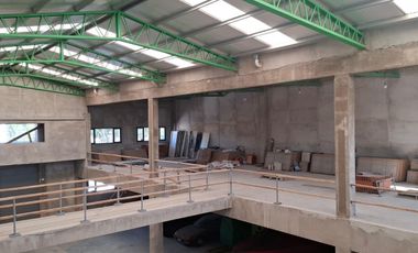 Depósito 1650 m2 cubiertos en Castelar, Moron