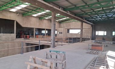 Depósito 1650 m2 cubiertos en Castelar, Moron