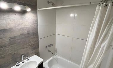 Venta - Departamento 2 ambientes con cochera descubierta en Remedios De Escalada