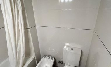 Venta - Departamento 2 ambientes con cochera descubierta en Remedios De Escalada