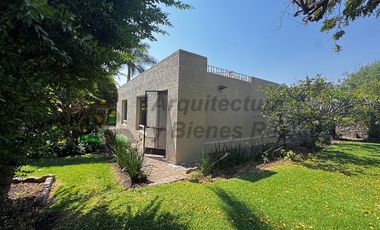 Casa en Condominio con Alberca Común en  Renta