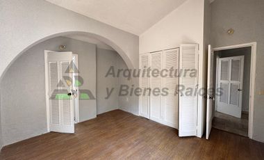 Casa en Condominio con Alberca Común en  Renta