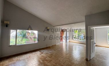 Casa en Condominio con Alberca Común en  Renta