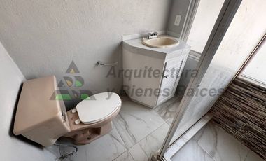 Casa en Condominio con Alberca Común en  Renta