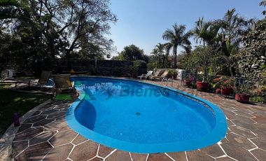 Casa en Condominio con Alberca Común en  Renta