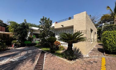 Casa en Condominio con Alberca Común en  Renta