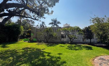 Casa en Condominio con Alberca Común en  Renta