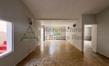 Casa en Condominio con Alberca Común en  Renta
